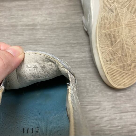 Dr. Scholl's Slip-On Sneaker Silver 7.5 - Picture 9 of 9